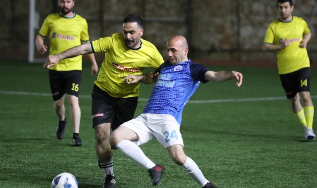 Bursa Gemlik Emek Turnuvası iki maçla başladı