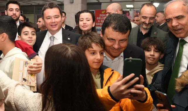 Bursa Kitap Fuarı'nda Osmangazi standına büyük ilgi