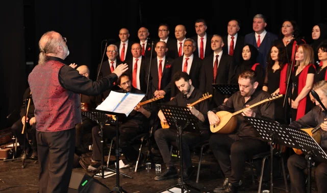 Bursa Nilüfer Türk Halk Müziği Korosu'ndan türkü şöleni