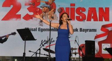 Bursa Osmangazi'de özel gün Ecem Boyacı konseriyle taçlandı