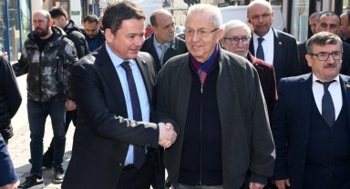 Bursa'da Başkan Aydın, Kayıhan Çarşısı esnafı ile buluştu