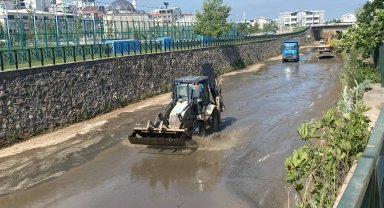 Bursa'da Mandıras Deresi'nde yaz temizliği
