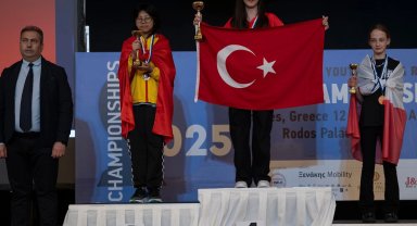 Bursalı 'hızlı şah-matçı' Dünya Şampiyonu