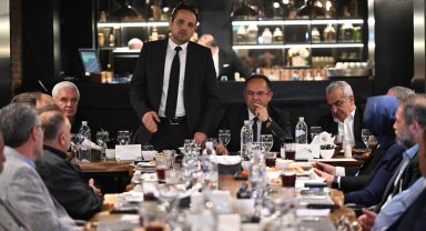 BUYSAD'da bayrak değişimi