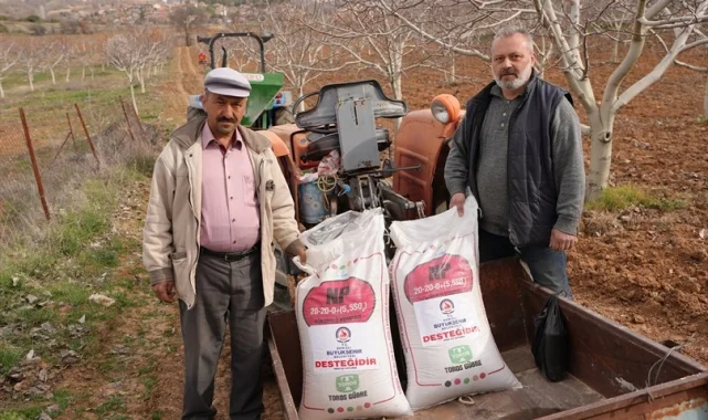 Denizli'de çiftçinin yüzü Büyükşehirle gülüyor