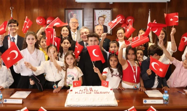 DEÜ'de yönetim çocuklardaydı