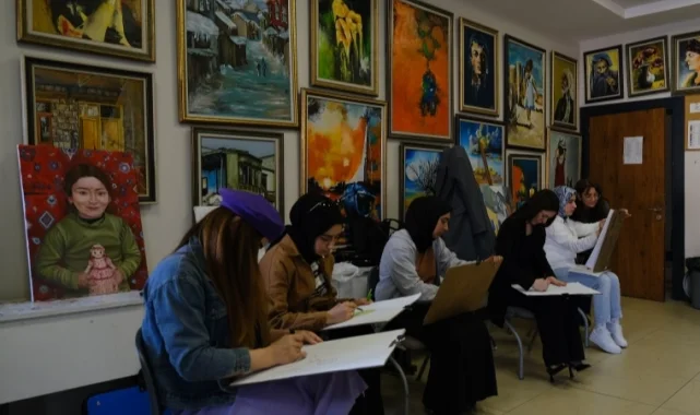 Diyarbakır'da ücretsiz kültür kursları sürüyor