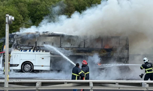 Düzce'de otobüs yandı