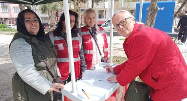 Edirne Keşan'da CHP'den erken seçim ve İmamoğlu için imza çağrısı