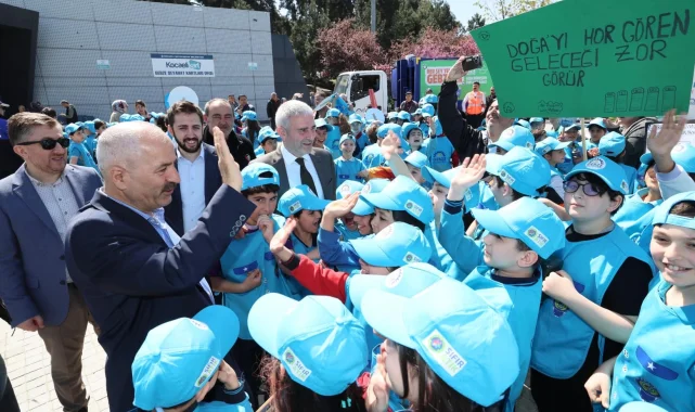 Gebze'de öğrencilerden 'Sıfır Atık'a destek yürüyüşü