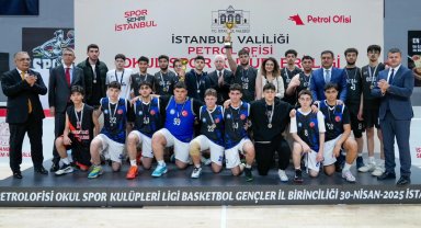 İstanbul'da Basketbol Gençler İl Birincileri ödüllerini aldı