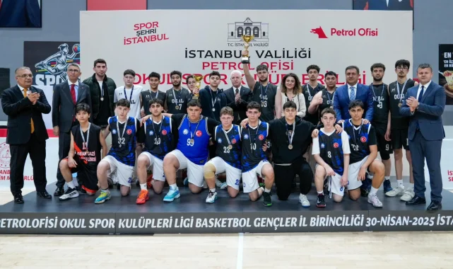 İstanbul'da Basketbol Gençler İl Birincileri ödüllerini aldı