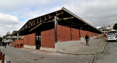 İzmir Bornova'da pazaryerlerine konfor geliyor