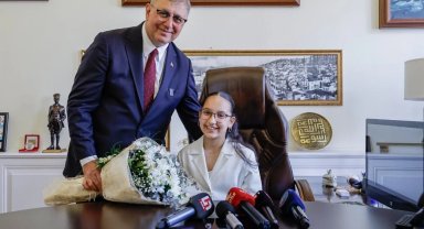 İzmir'de emanet koltuktan çevreye 'Derin' mesaj