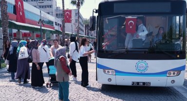 İzmir'de ESHOT sergisi yenilenen tasarımıyla ilgi gördü