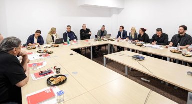 İzmir'de Şehir Tiyatroları Danışma Kurulu toplandı