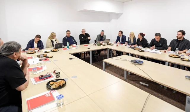 İzmir'de Şehir Tiyatroları Danışma Kurulu toplandı