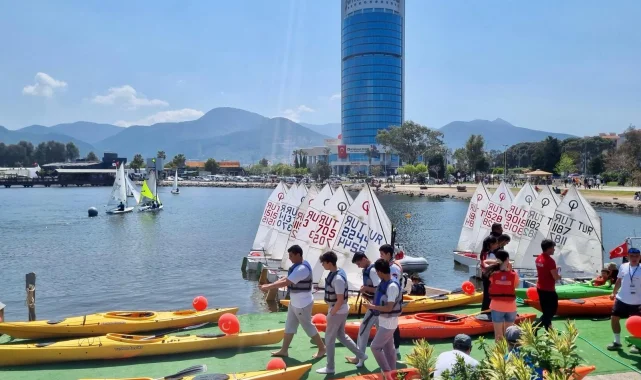 İzmirli çocuklar Su Sporları Şenliği'nde buluştu
