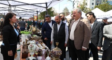 Kayseri Melikgazi'de Antika Pazarı'na yoğun ilgi