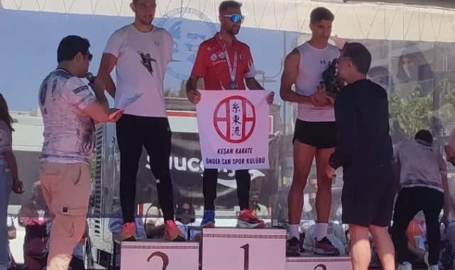 Keşanlı sporcu Troya Yarı Maratonu'nda şampiyon oldu