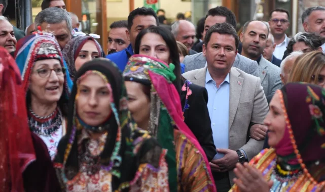 Kına gecesi geleneği Osmangazi'de yaşatıldı