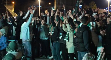 Kocaeli'de meydan, "Şampiyon Kocaelispor" sesleriyle inledi