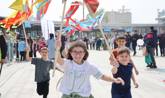 Kocaeli'de Milli İrade Meydanı her gün dolup taştı
