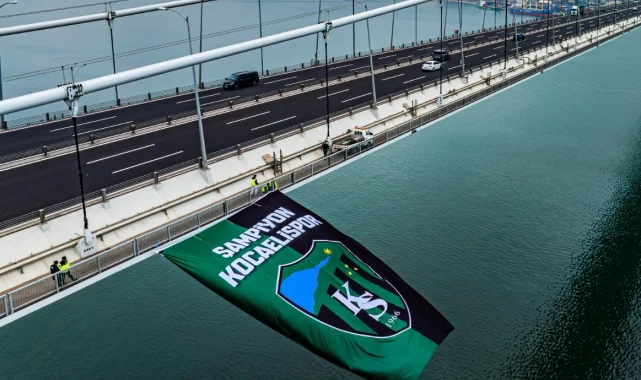 Kocaelispor bayrağı, Osmangazi Köprüsü'ne asıldı!