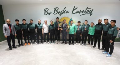 Konya Karatay'da başarılı sporcular makamda