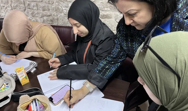 Konya Karatay'da yabancı öğrenciler geleneksel sanatları tanıyor