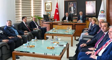 Malatya'da zirai don mağduriyeti! Bakan Yumaklı'dan ilk ziyaret