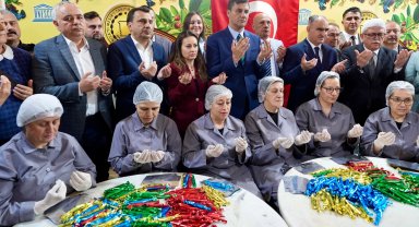 Manisa'da saçılacak 8 ton mesir macunun duası yapıldı