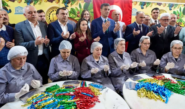 Manisa'da saçılacak 8 ton mesir macunun duası yapıldı