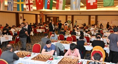 Manisa'da uluslararası satranç turnuvası heyecanı başladı