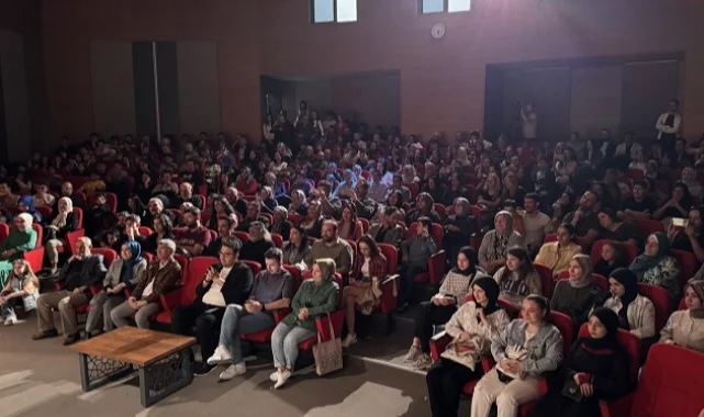 Mektep Melikgazi öğrencilerinden 'Çehovatör' oyunu