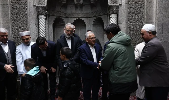 Memduh Büyükkılıç Kayserililerle bayramlaştı