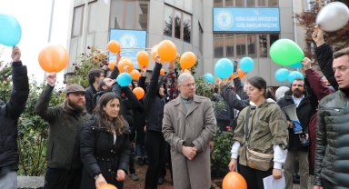 Mudanya'da gençlerden tutuklu öğrencilere 'balonlu' destek