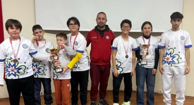 Muğlalı sporcularından satrançta çifte başarı