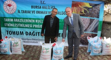 Mustafakemalpaşalı üreticilere nohut ve sorgum tohumu desteği