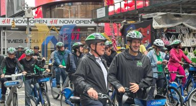 New York'ta Car Free Earth Day başladı! 54 sokak trafiğe kapatıldı!