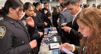 New York'ta Türk öğrencilerden kariyer fuarı