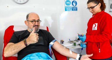 Prof. Dr. Sinan Canan'dan kan bağışı çağrısı: Bahar geldi, kan dostu olalım