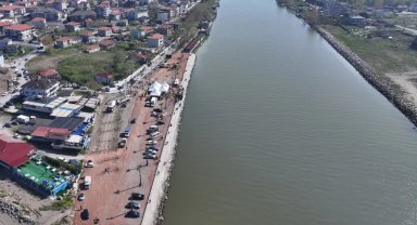 Sakarya'da nehrin denizle buluştuğu noktada çalışmalar tam gaz