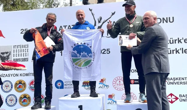Sakaryalı başarılı atlet Alanya'da zirveye yükseldi