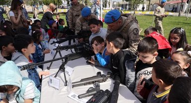 Sivas Jandarma Komutanlığı kapılarını çocuklar için açtı