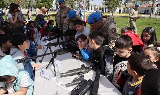 Sivas Jandarma Komutanlığı kapılarını çocuklar için açtı