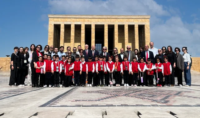 TEGV çocukları Ata'nın huzurunda
