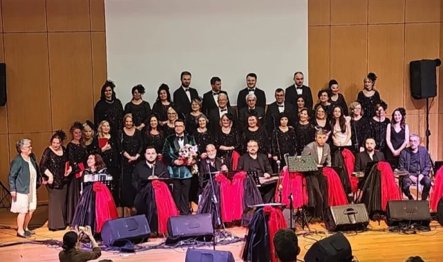Bahçeşehirlilier efsane şarkıları seslendirdiler