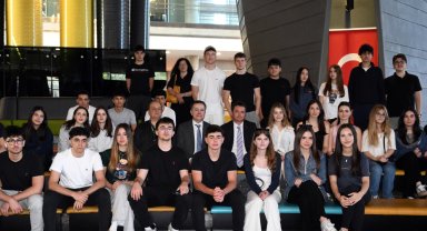 Başkan Aydın Robotik Eğitime destek veren gençlerle buluştu