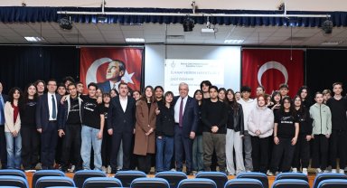 Başkan Özdemir'den liselilere 'umutlarınızı bırakmayın' mesajı